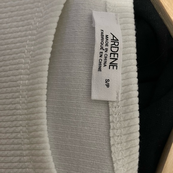 Ardene White Longsleeve Ribbed Crop Top NWT - Picture 5 of 5